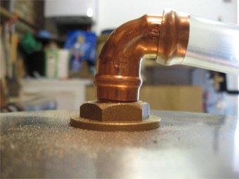 elbow joint fitted to mash tun false bottom